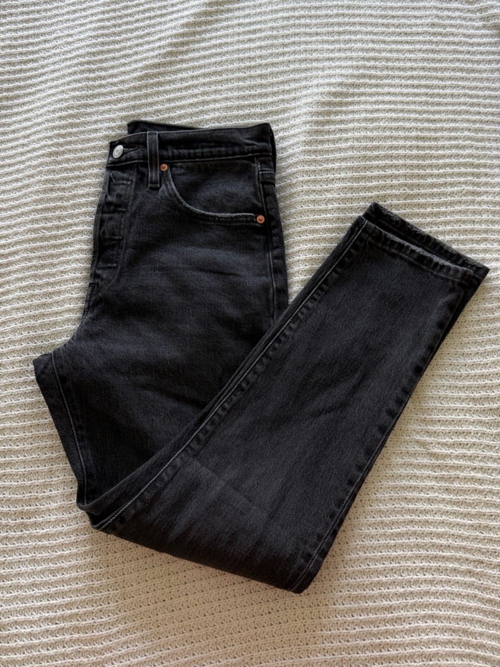 Black Levi’s 501 Skinny
